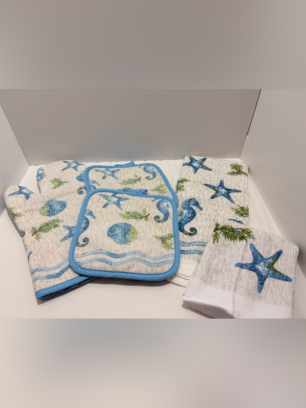Gold Coast Coastal Themed Kitchen Towel & Potholders Set of 5